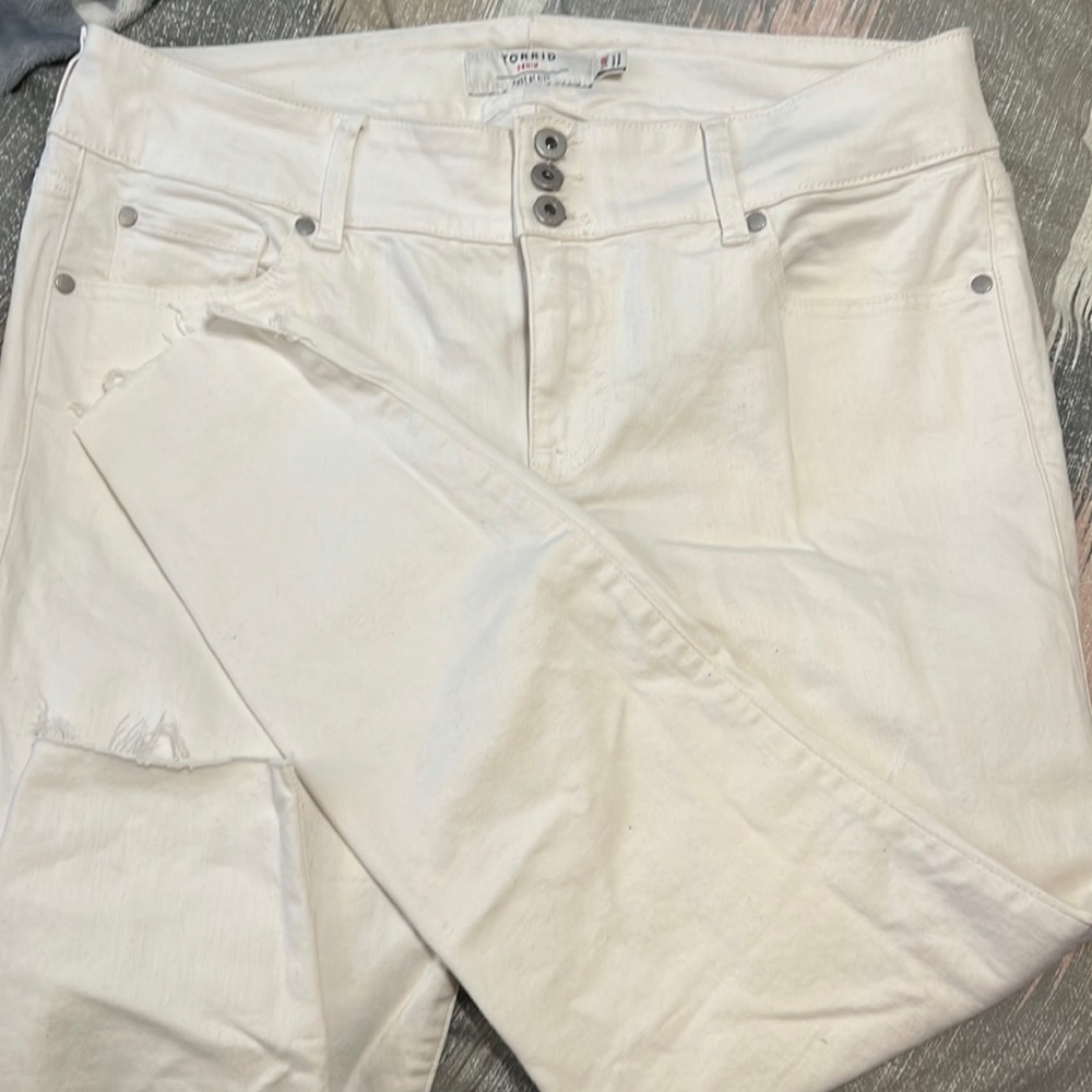 Torrid White Crop Frayed Ankle Leggings Size 14R